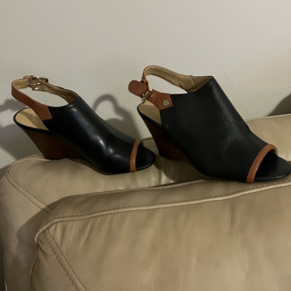 Tommy Hilfiger sandals - Picture 1 of 3